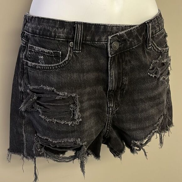 American Eagle Black Destroyed Distressed Whisker Faded Mom Shorts - Size 10 - Picture 3 of 16